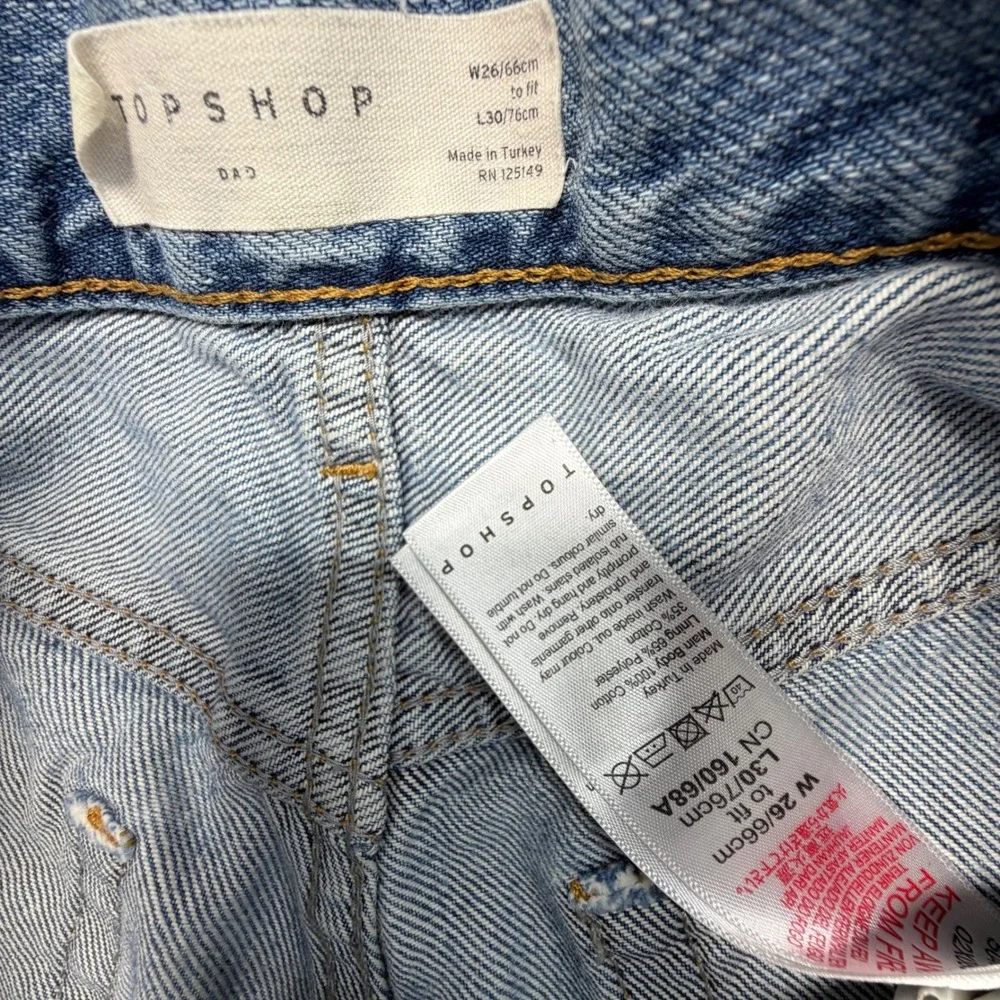 Topshop‎ Dad Jeans 26/30 Light Wash Ripped Knee Straight Leg - Picture 5 of 9